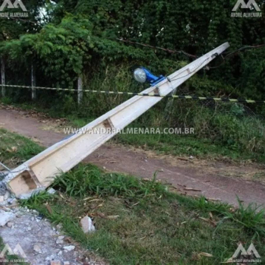 MOTORISTA DE 19 ANOS BATE EM POSTE NO JARDIM ALVORADA E FICA EM ESTADO GRAVE.