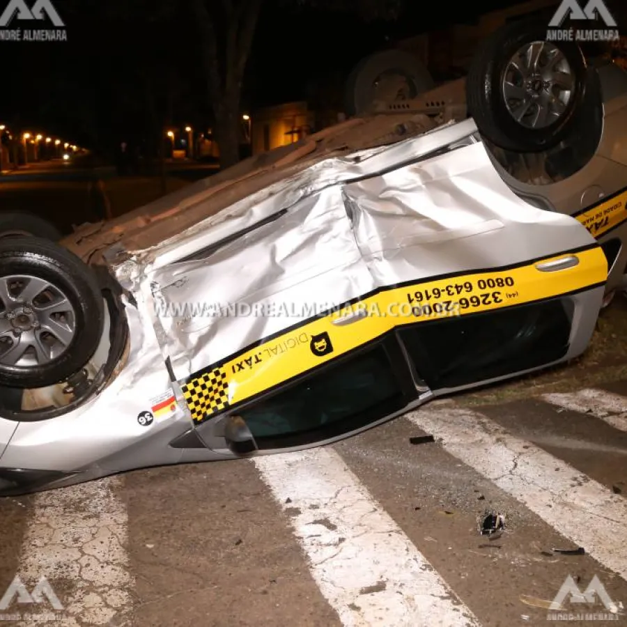 Taxista é socorrido após capotamento de veículo na avenida 19 de Dezembro