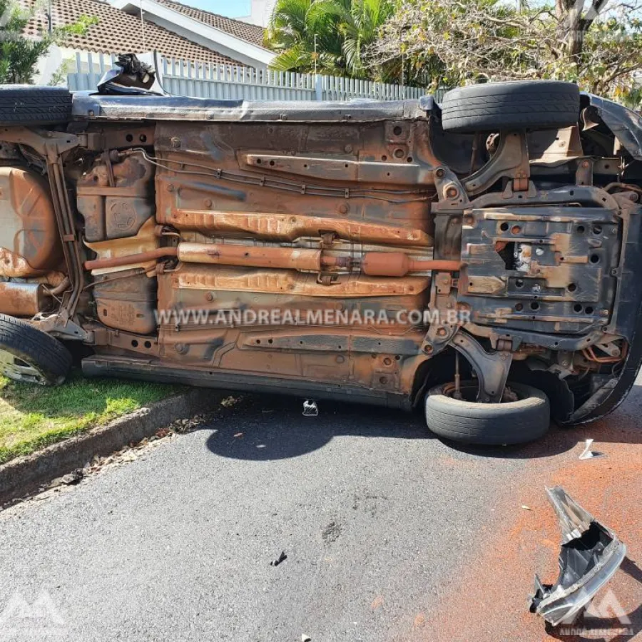 Carro invade preferencial e causa acidente no Parque das Laranjeiras