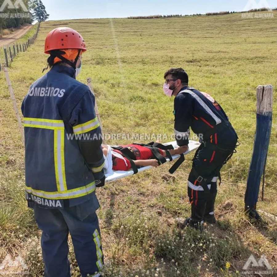 Duas crianças ficam feridas após veículo capotar em Mandaguaçu