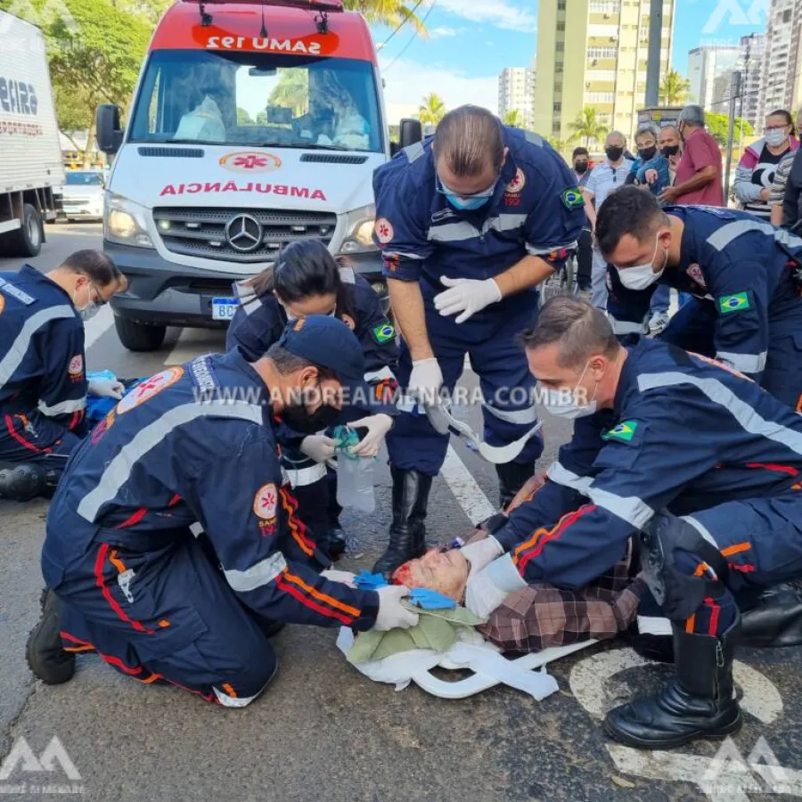 Homem de 80 anos é atropelado na faixa de pedestre no centro de Maringá