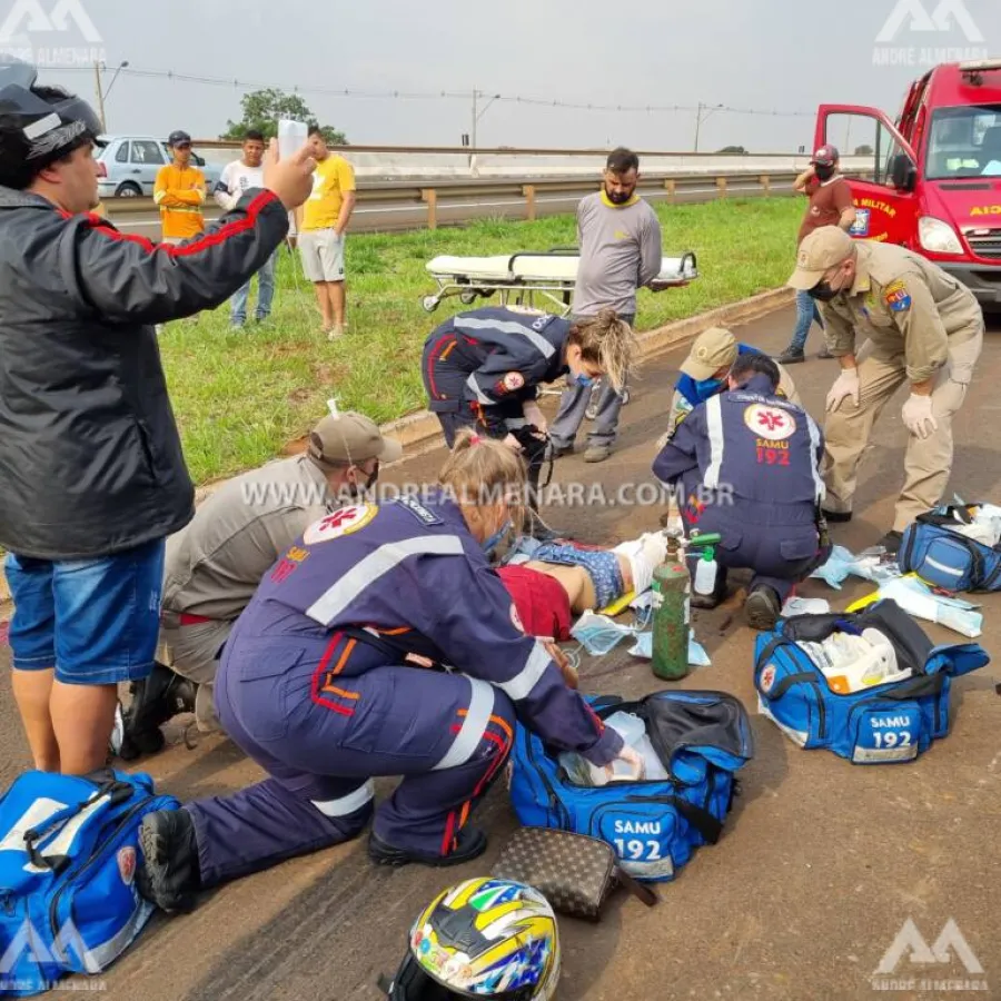 Rodados de caminhão passam por cima de perna de motociclista