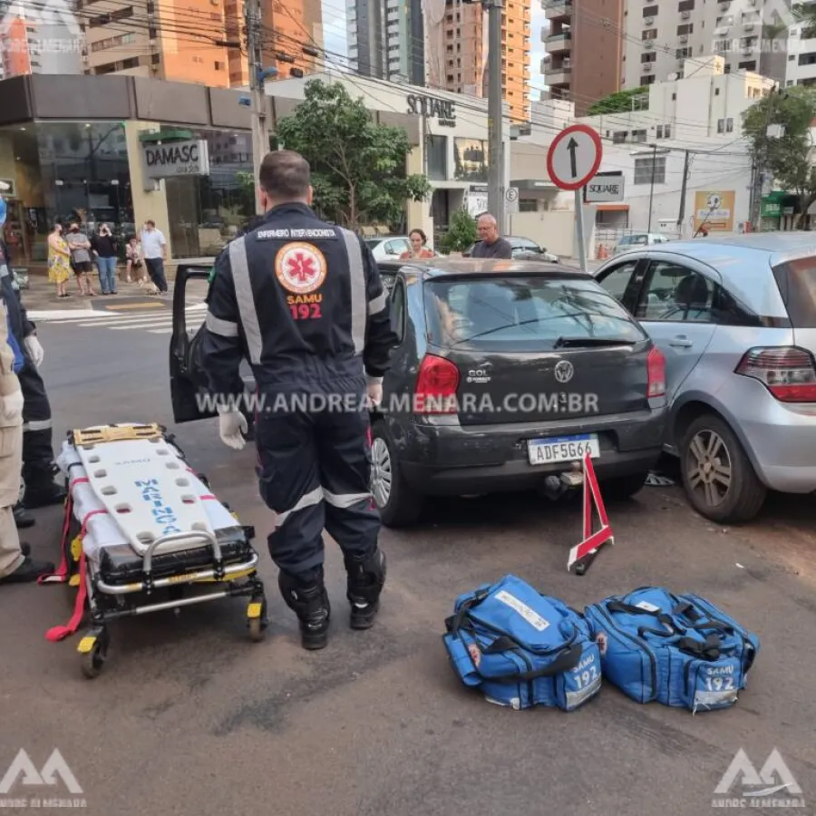 Acidente em cruzamento no centro de Maringá deixa mulher ferida