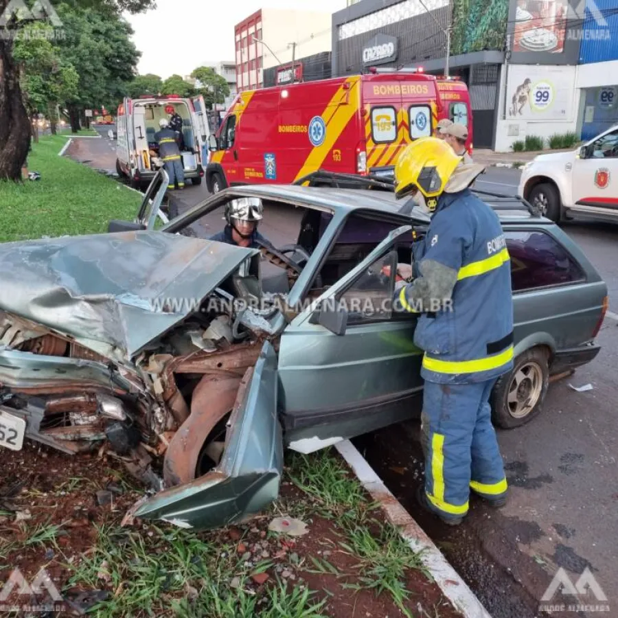 Três pessoas ficam feridas em acidente na Avenida Colombo em Maringá