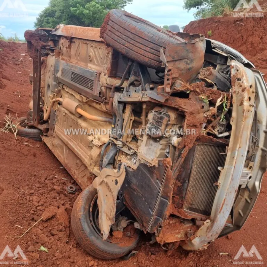 Motorista abandona veículo carregado de maconha após capotar na 323