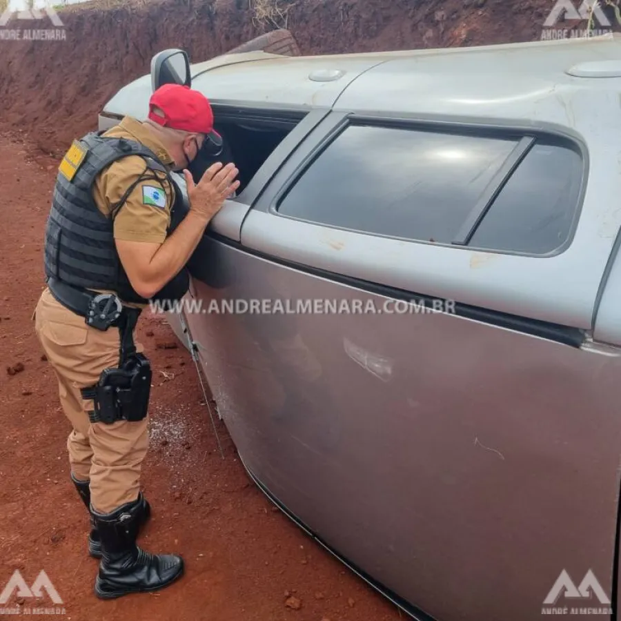 Motorista abandona veículo carregado de maconha após capotar na 323