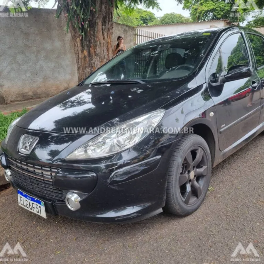 Carro de frentista que estava desaparecido é localizado abandonado em Maringá