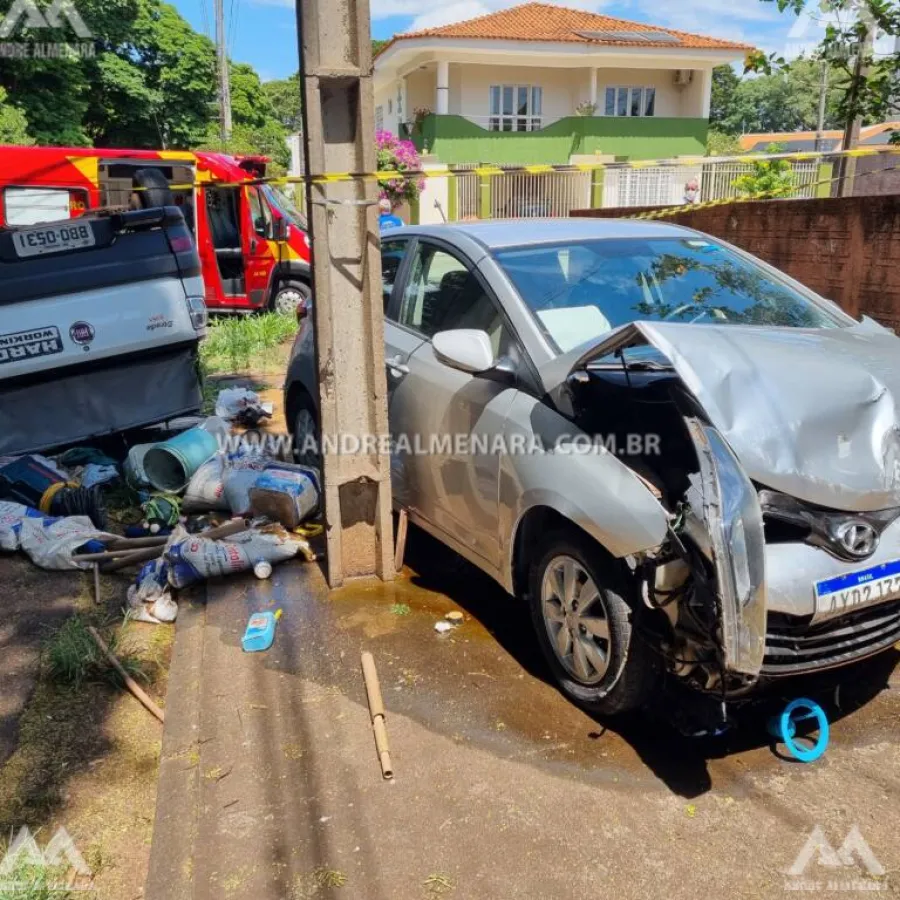 Carro causa acidente seguido de capotamento após invadir preferencial