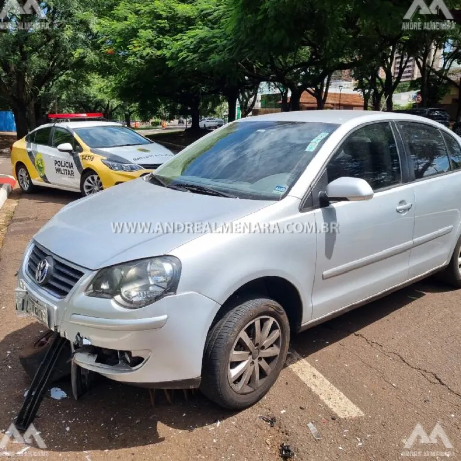 Mulher bate em automóvel parado na Avenida Laguna em Maringá