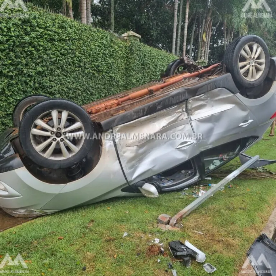 Mãe e filha ficam feridas após capotarem automóvel no Jardim Iguaçu