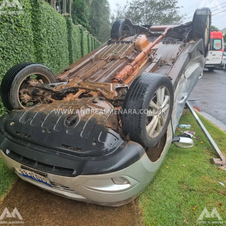 Mãe e filha ficam feridas após capotarem automóvel no Jardim Iguaçu