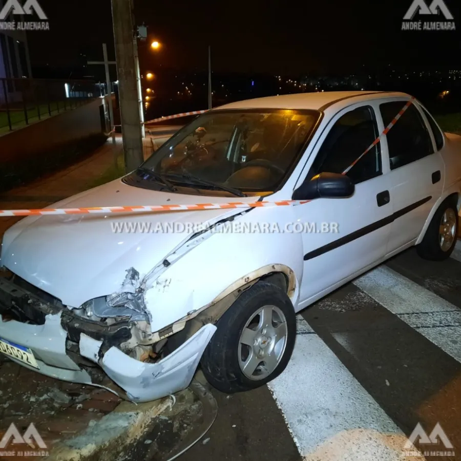 Motorista fica ferido ao bater veículo contra poste em Maringá.