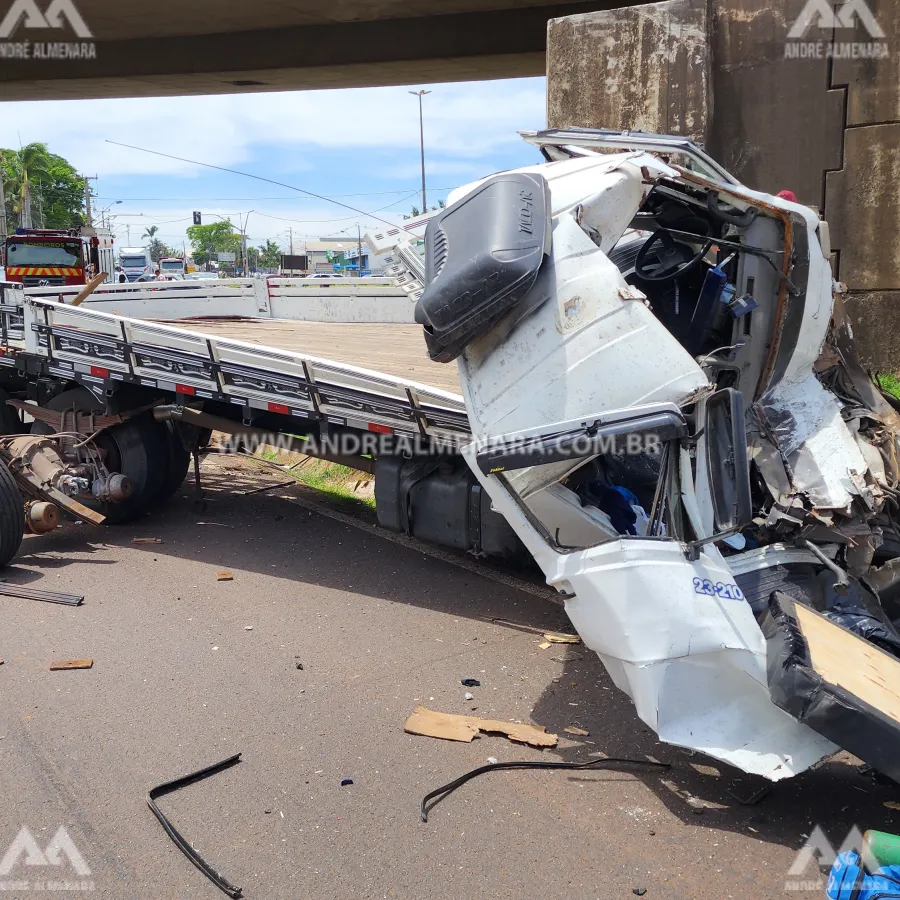 Motorista de caminhão sofre acidente impressionante em Maringá