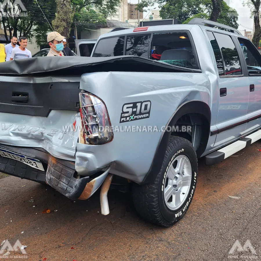 Mulher fica ferida ao sofrer acidente na Avenida Colombo em Maringá