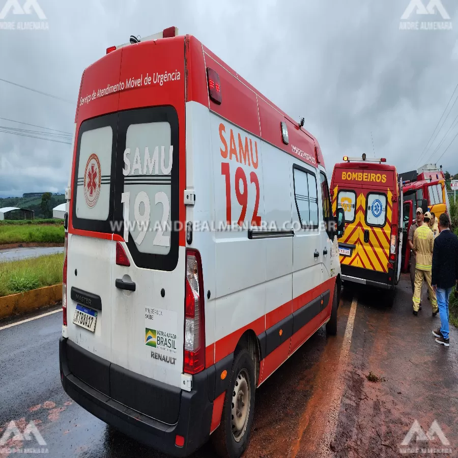 Caminhão do Corpo de Bombeiros de Maringá sofre acidente na rodovia BR-376