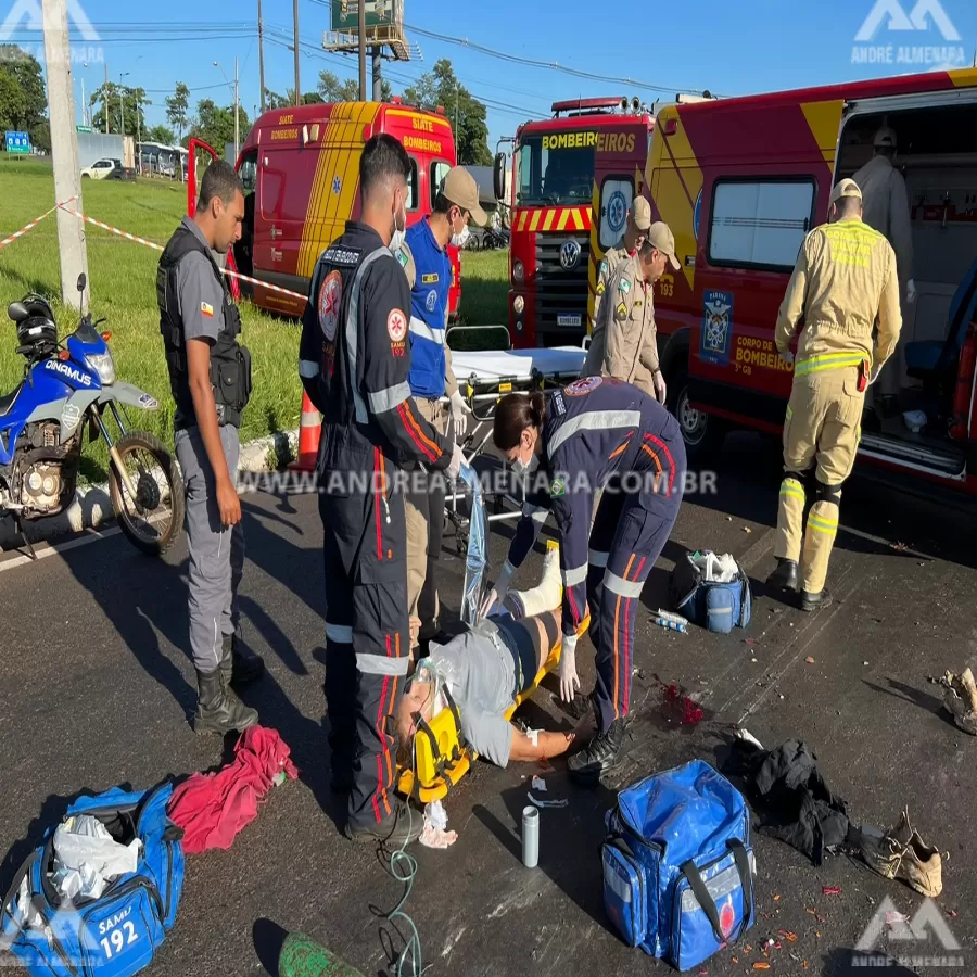 Acidente na 317, em Maringá, deixa duas pessoas feridas; uma foi socorrida em estado grave