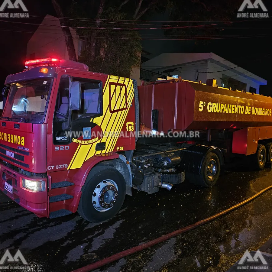 Incêndio criminoso destrói casa de madeira na Vila Santa Izabel