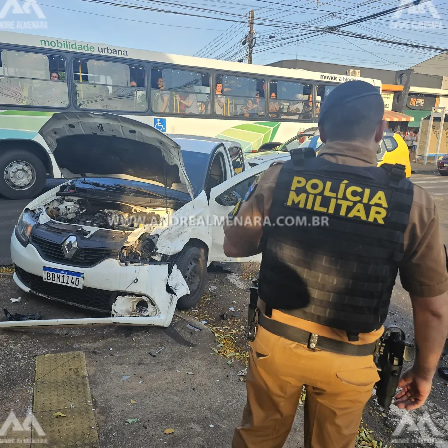 Motociclista é entubado após bater contra automóvel no Parque Avenida em Maringá