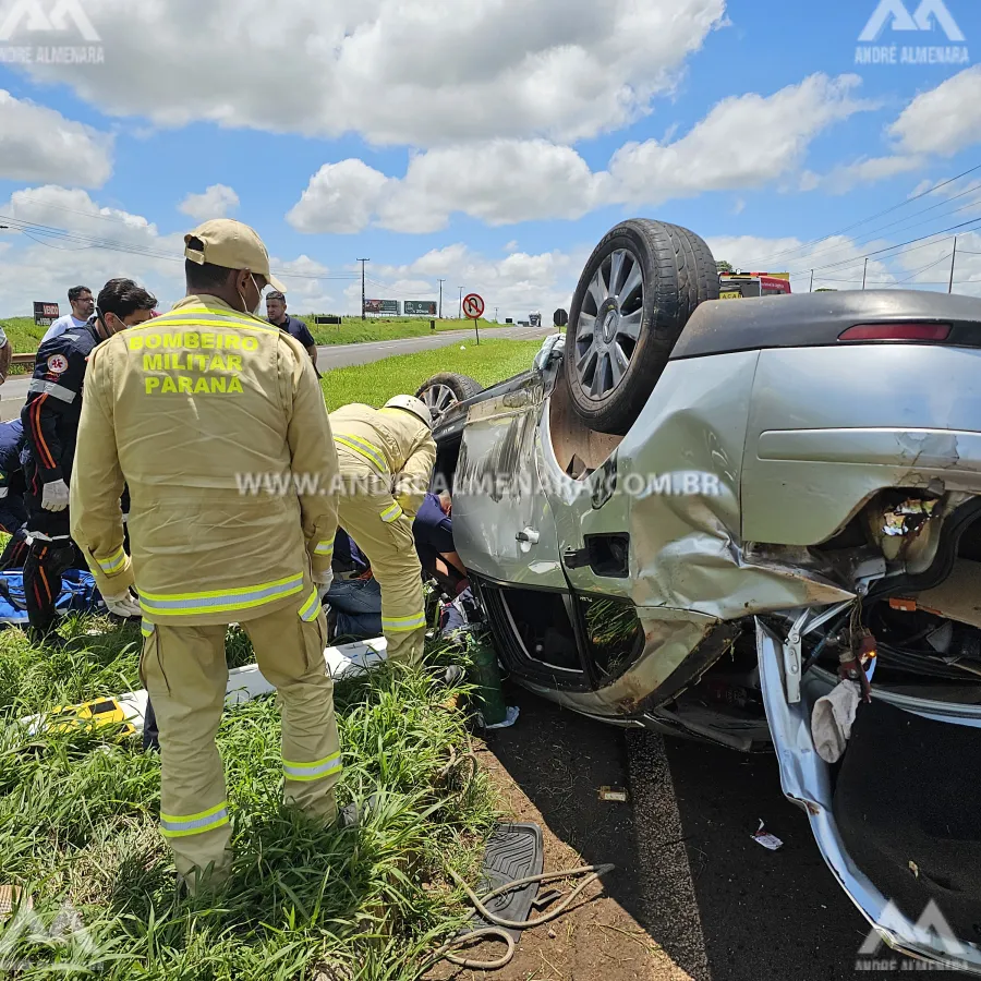 Motorista fica gravemente ferido ao capotar carro na rodovia BR-376 