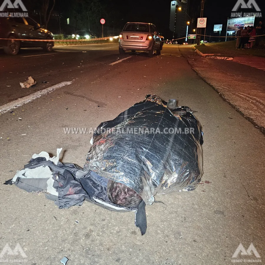 Motociclista na contramão morre na Avenida Colombo após bater de frente com carro