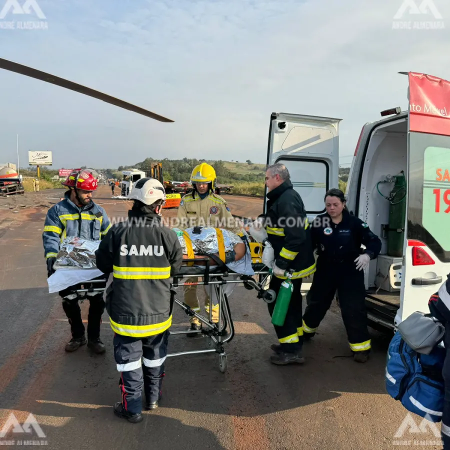 Um homem morre e outro é entubado em acidente na rodovia PR-317