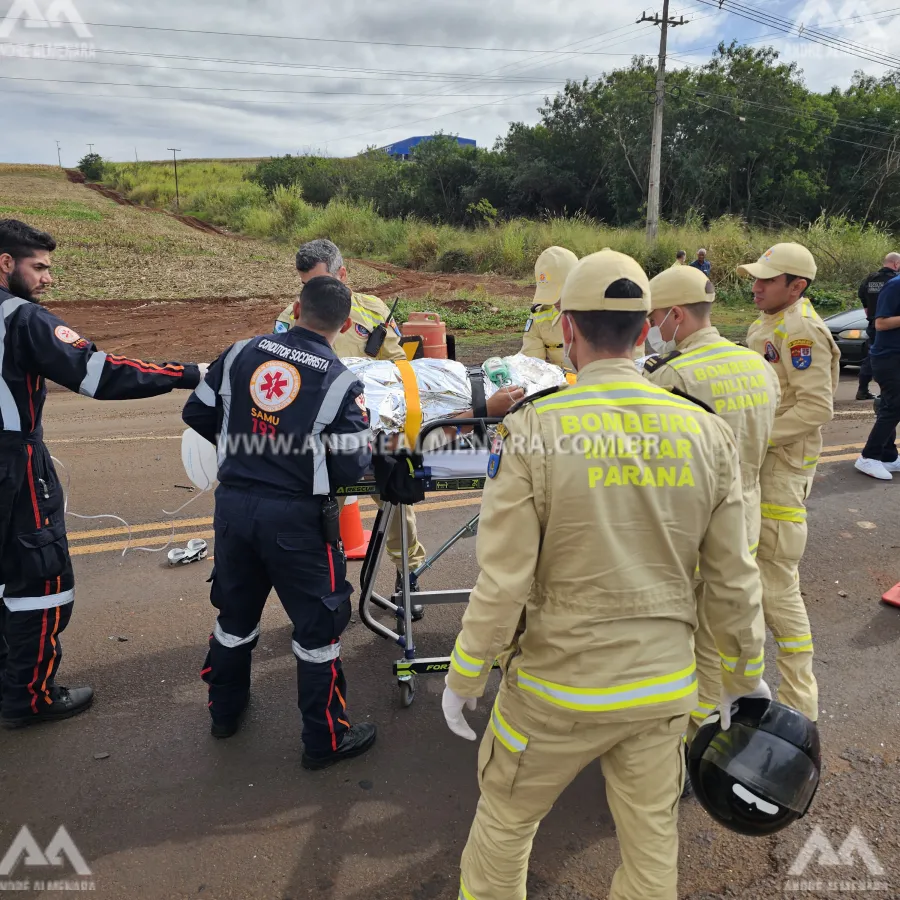 Motociclista de 21 anos é entubado ao bater contra carro na rodovia PR-317