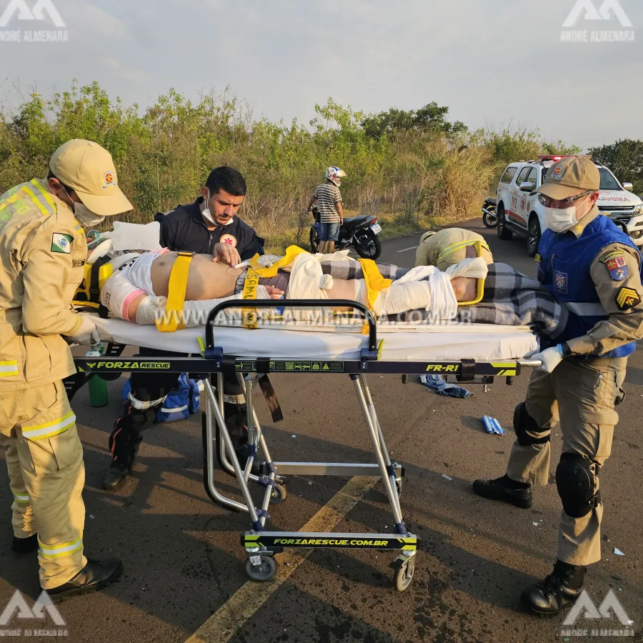 Rapaz de 22 anos sofre acidente grave após duas motos se chocarem enquanto realizavam malabarismo