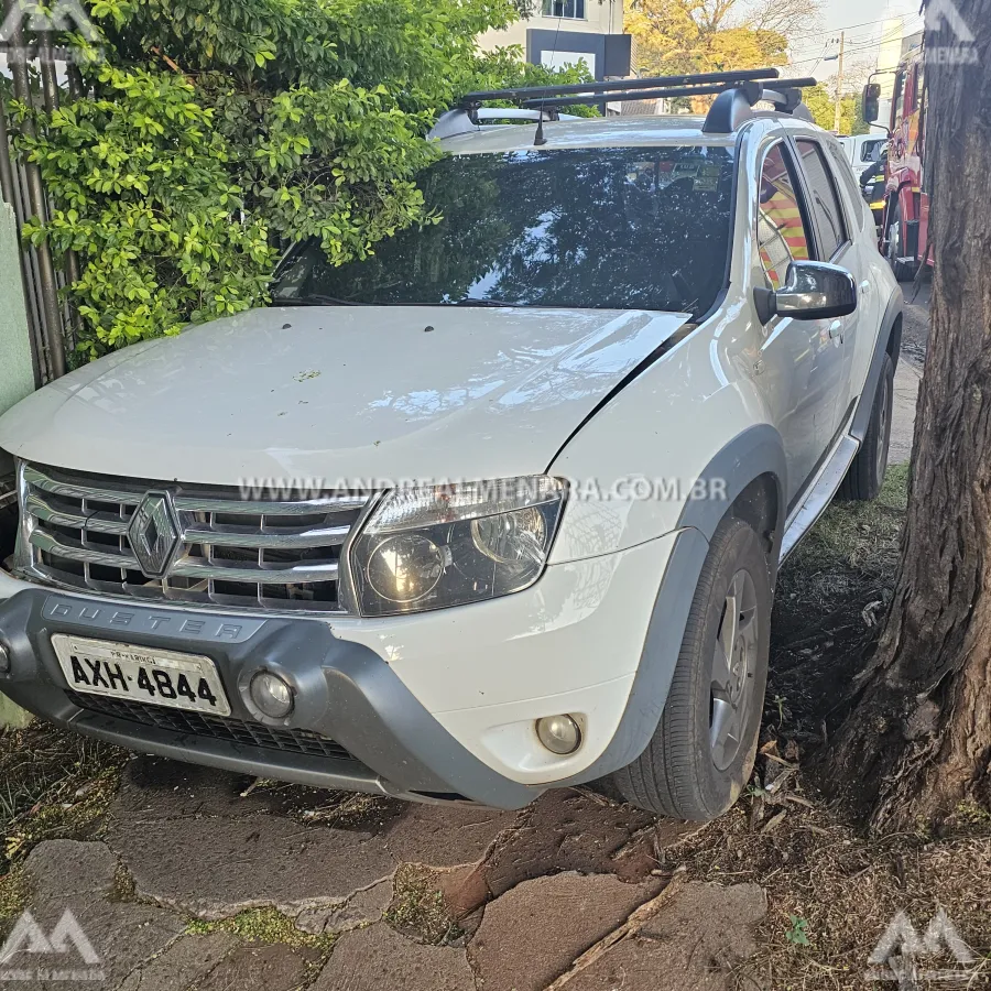 Motorista cruza preferencial e causa acidente na zona 5