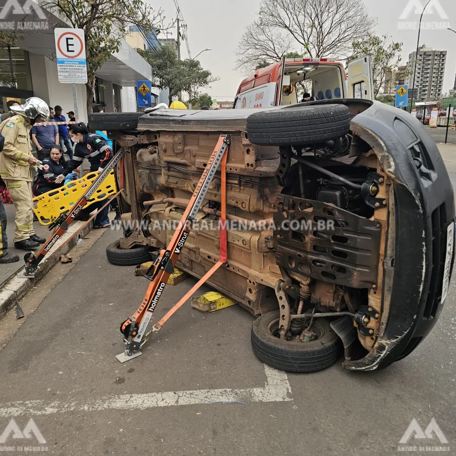 Motorista causa acidente grave no centro de Maringá ao cruzar preferencial