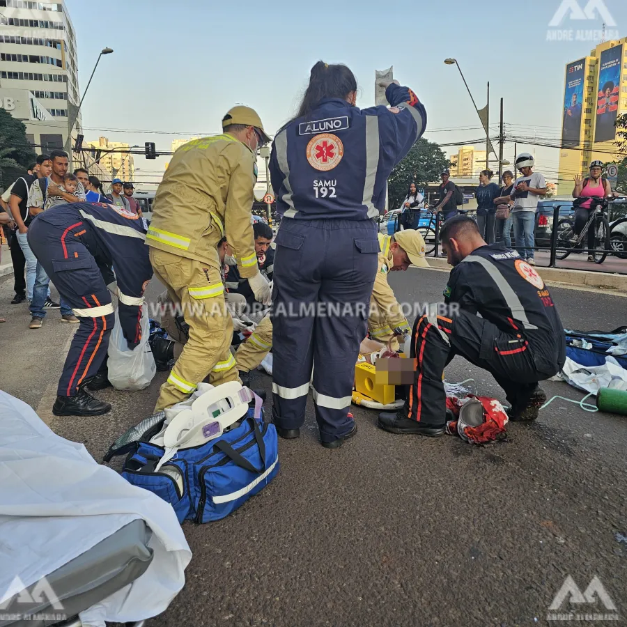 Mãe que segurava bebê de 2 meses morre ao cair de ônibus em movimento no centro de Maringá