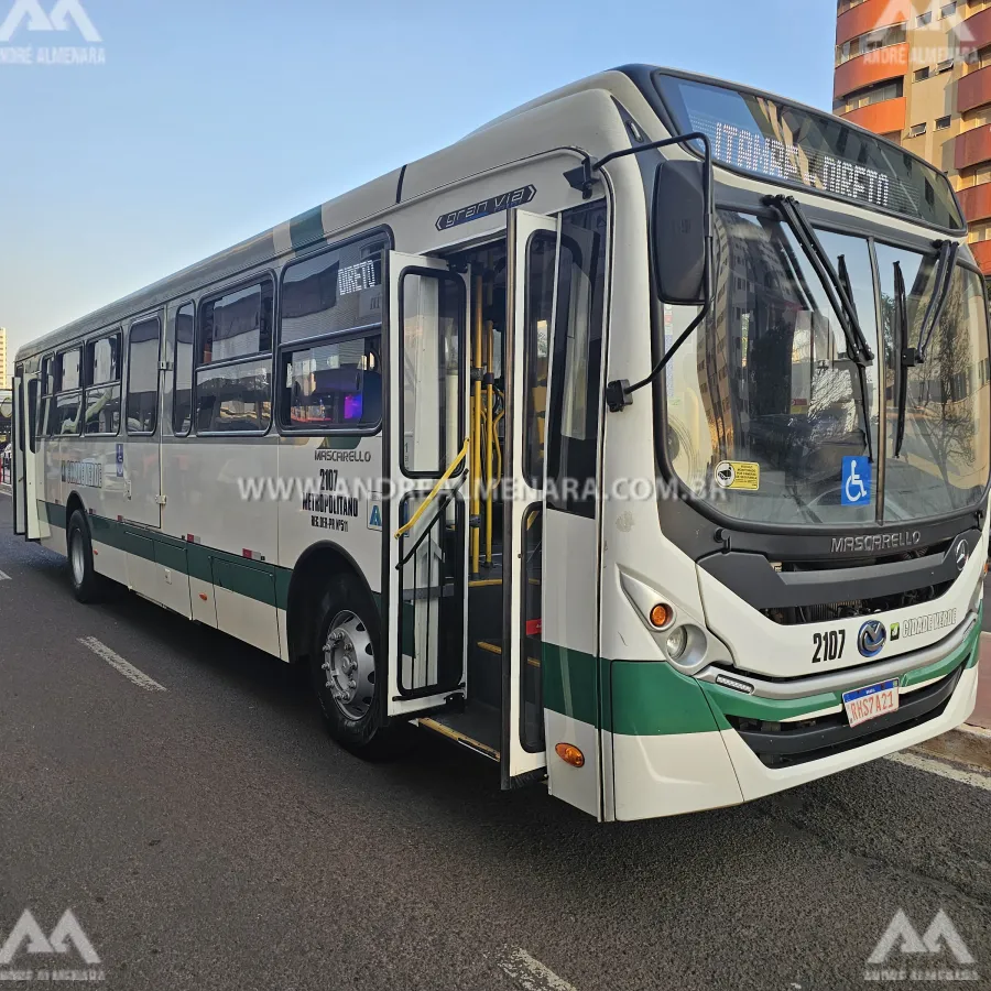 Mãe que segurava bebê de 2 meses morre ao cair de ônibus em movimento no centro de Maringá