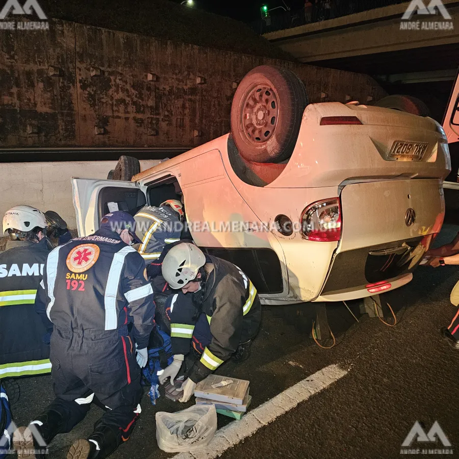 Homem fica ferido ao capotar automóvel no Contorno Norte