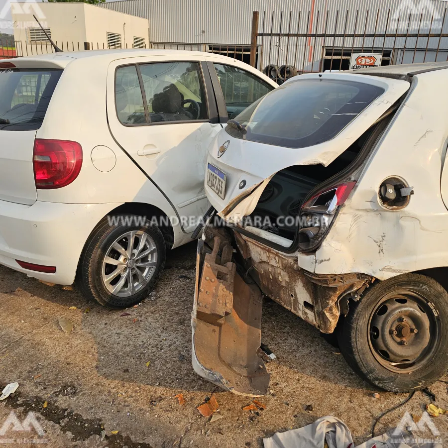 Batida entre carreta e caminhão quase termina em tragédia no Contorno Sul