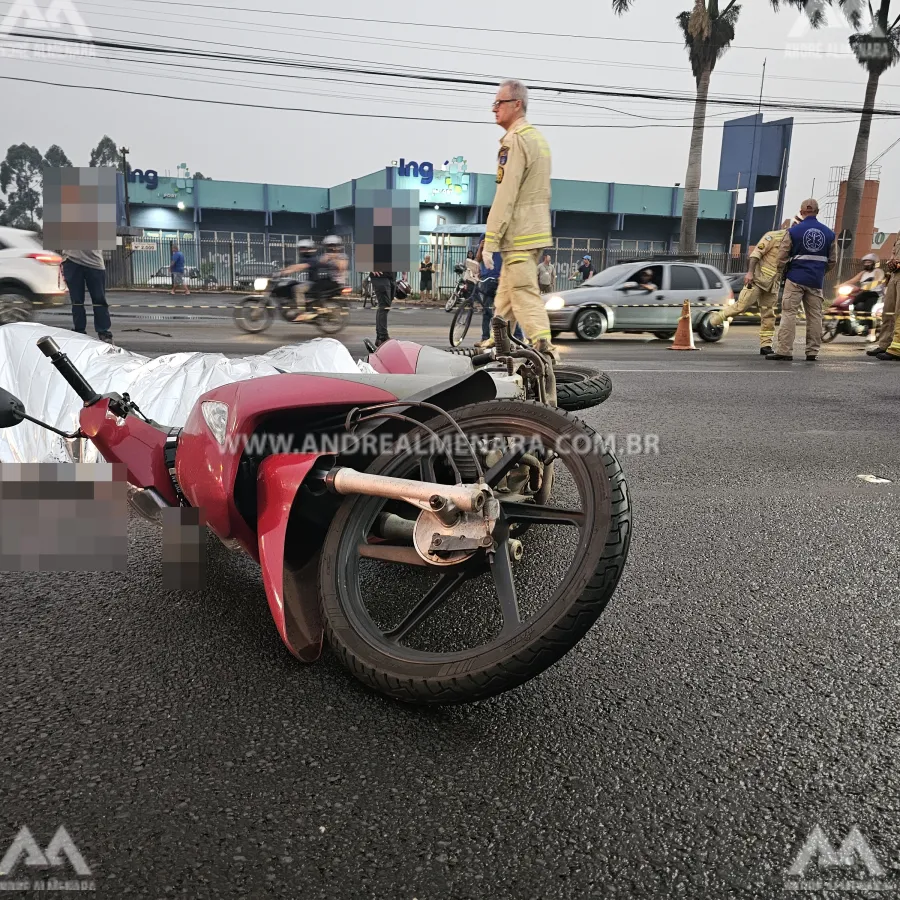 Motociclista morre ao cair debaixo dos rodados de carreta