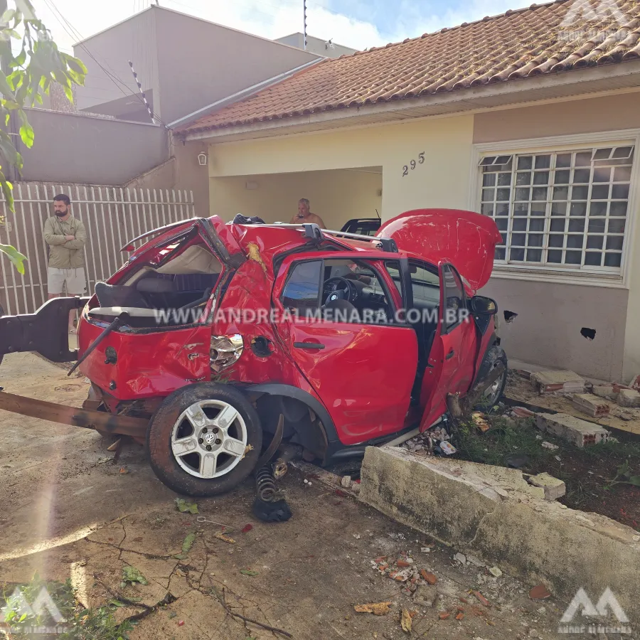 Motorista embriagado e sem habilitação invade casa causando enorme destruição