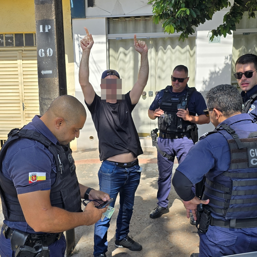 Motorista com habilitação suspensa e embrigado é detido após realizar manobras perigosas com veículo