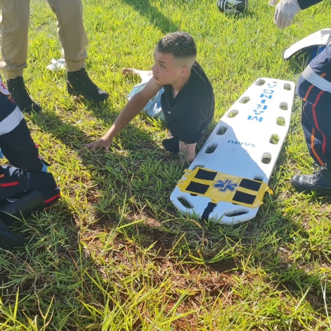 Suspeito de tráfico fica ferido em acidente durante perseguição policial em Maringá 