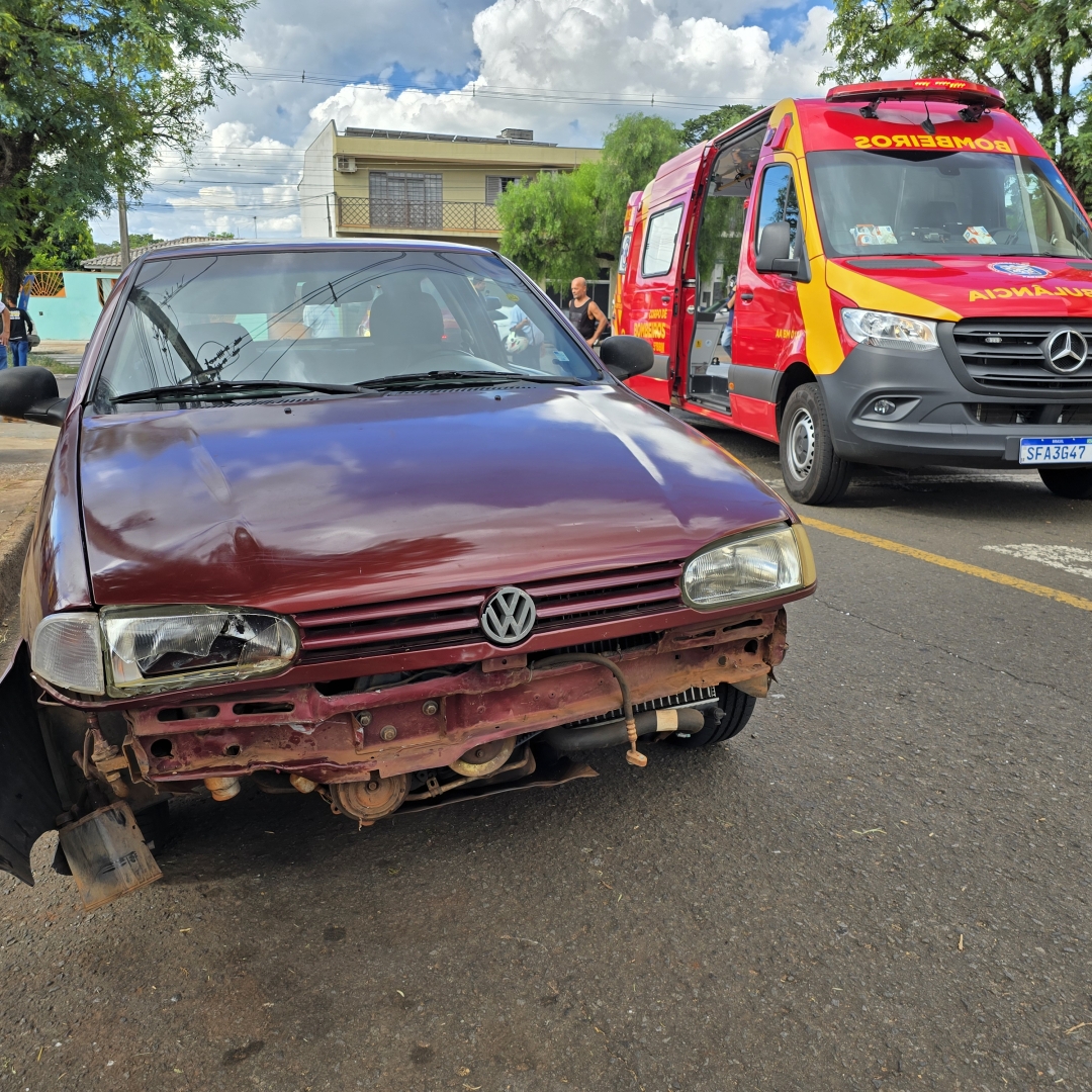 Motorista invade preferencial e causa acidente grave na Avenida Alziro Zarur