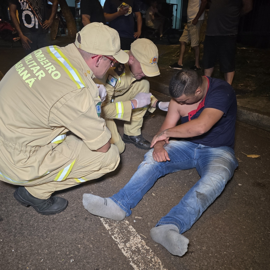 Acidente entre duas motos deixa dois homens feridos; um deles em estado grave