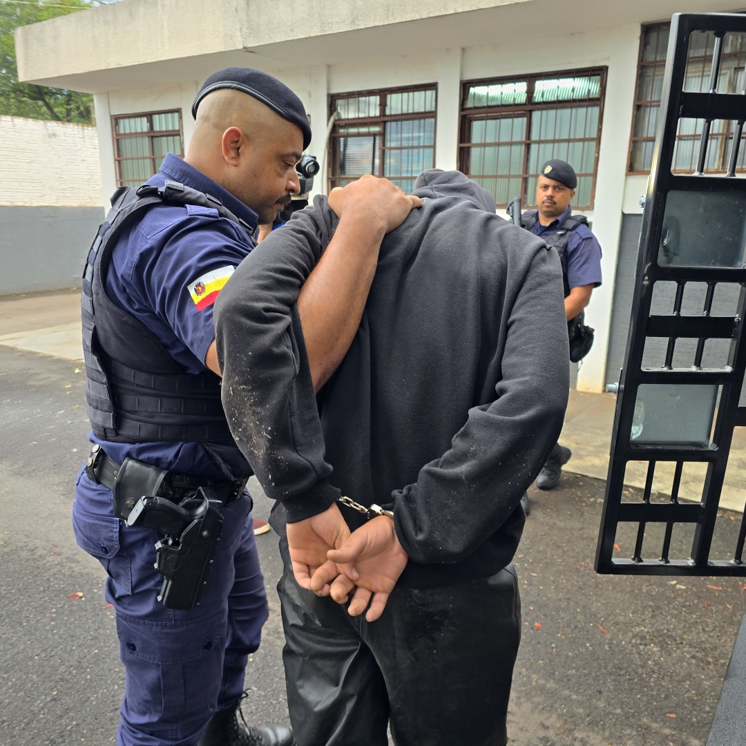 Adolescente que trabalha como motoboy é detido com grande quantidade de drogas em Maringá