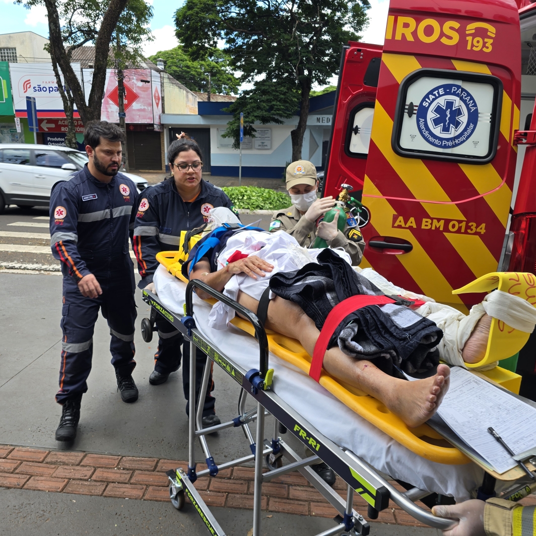 Mulher de 64 anos sofre acidente grave na Avenida Colombo