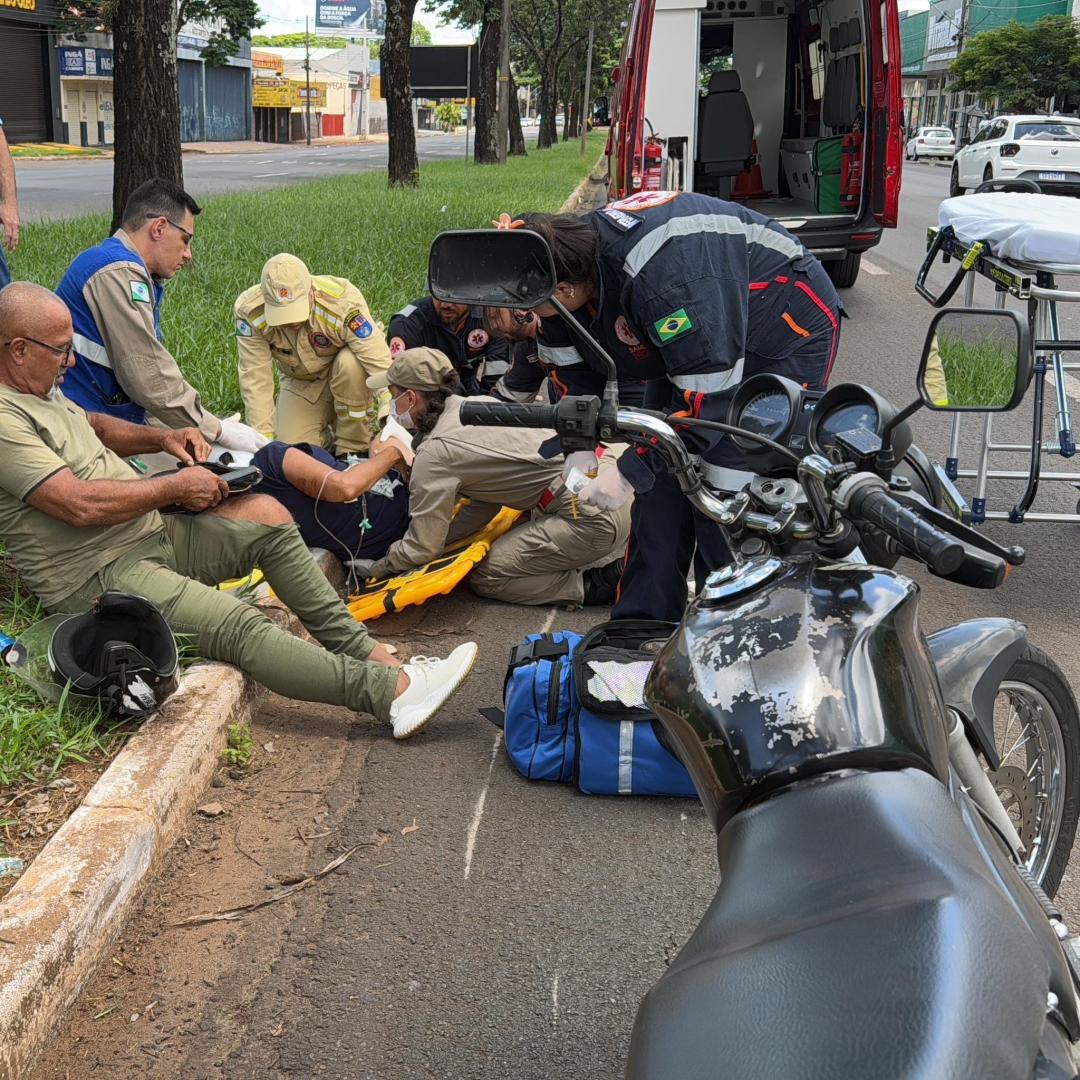 Mulher de 64 anos sofre acidente grave na Avenida Colombo