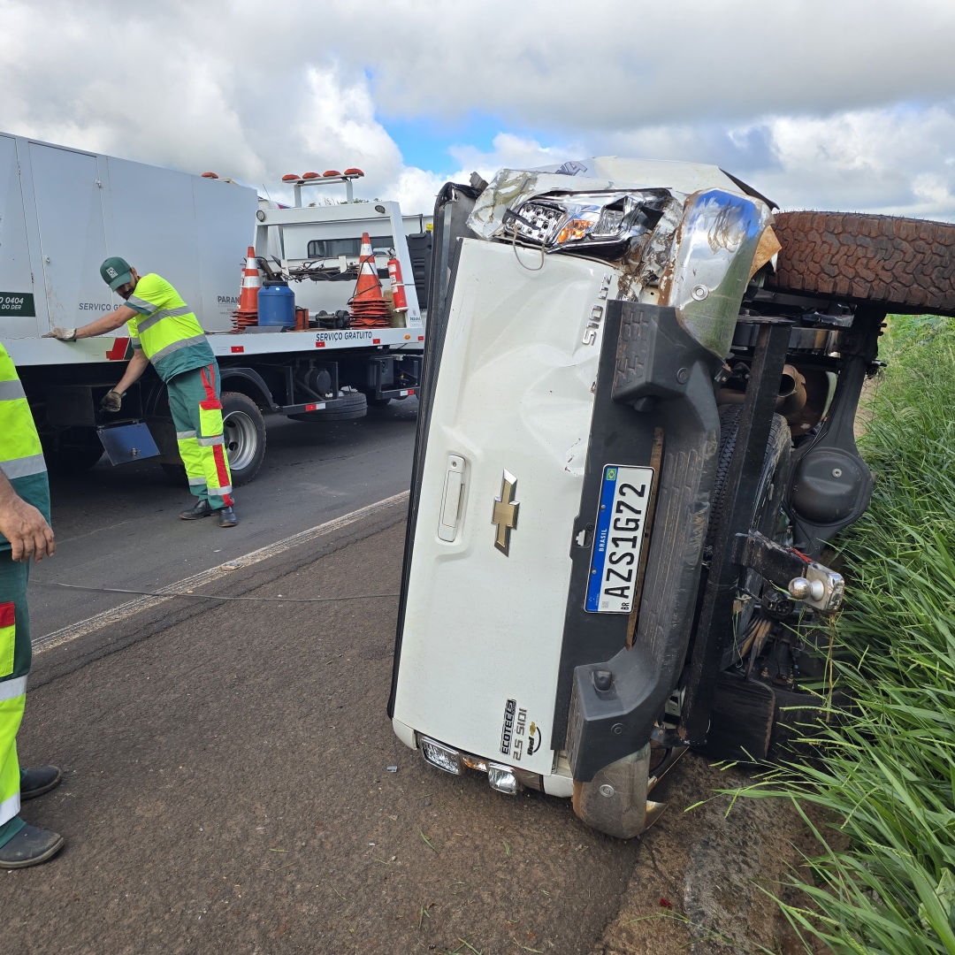 Acidente envolvendo carreta, caminhão e camionete causa enorme congestionamento na BR-376