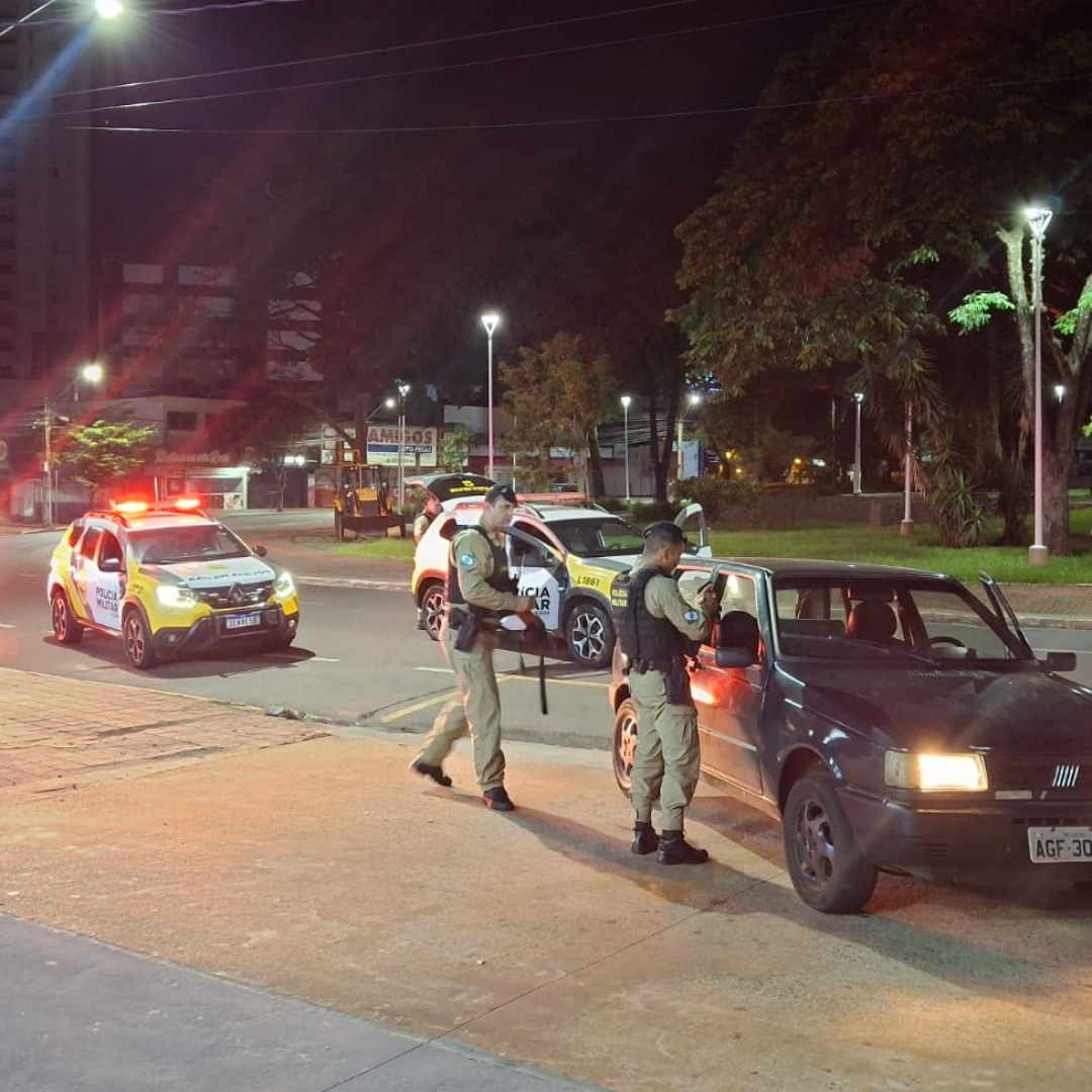 Criminosos são presos após praticar assaltos com carro furtado em Maringá