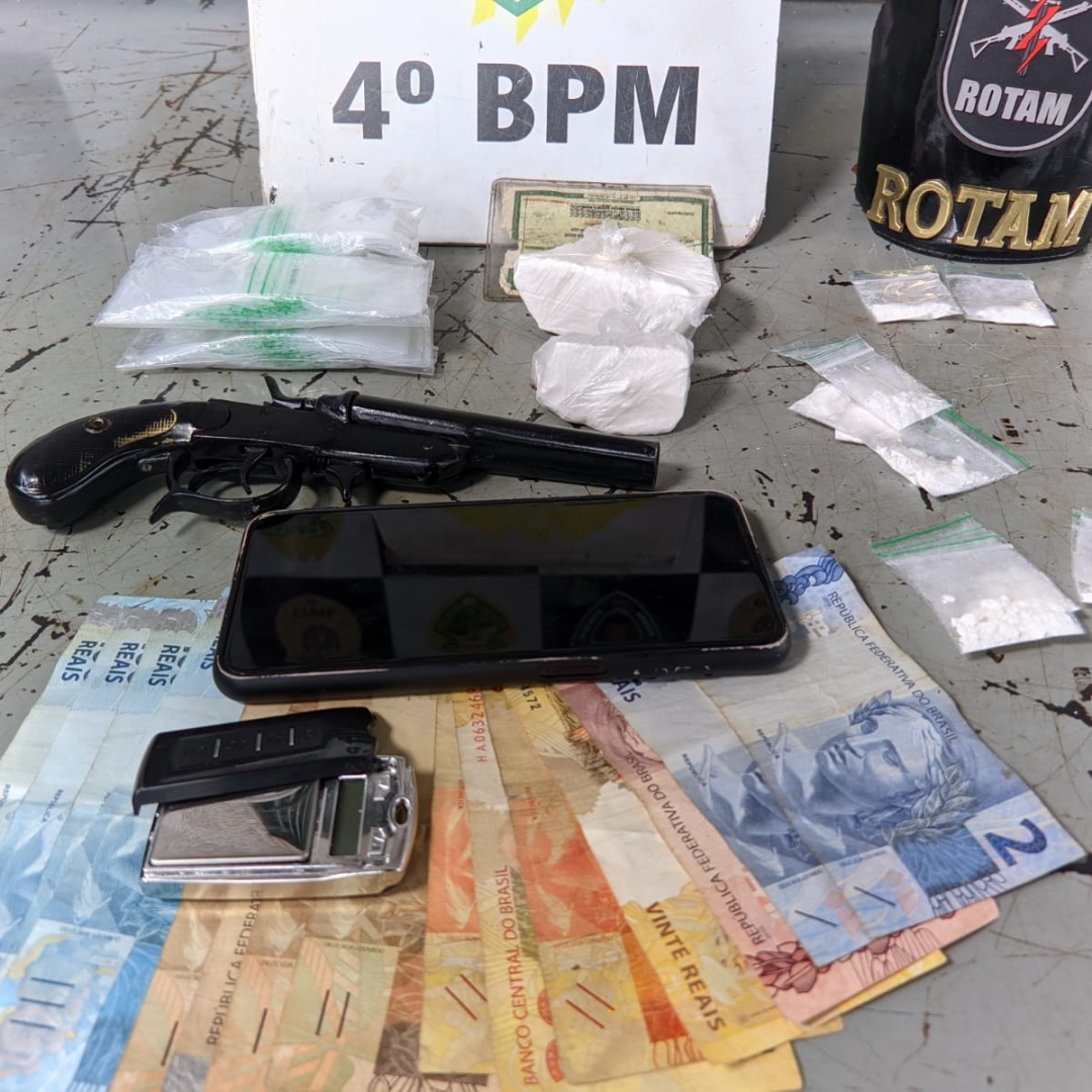 Rapaz de 22 anos é preso em Maringá com arma de fogo e porções de cocaína