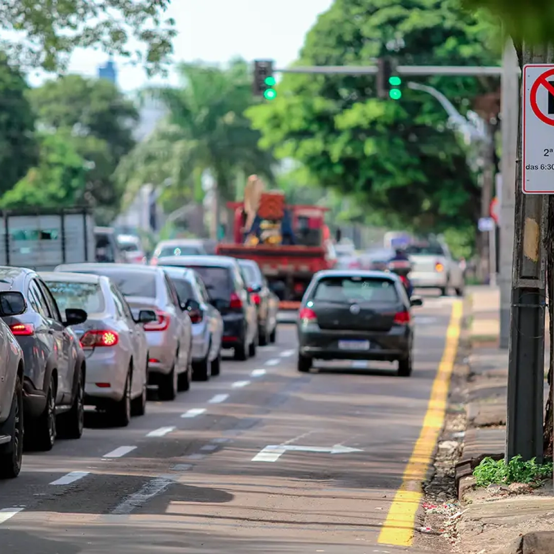 Prefeitura implanta terceira faixa em trecho da Avenida Mandacaru a partir desta terça, 18