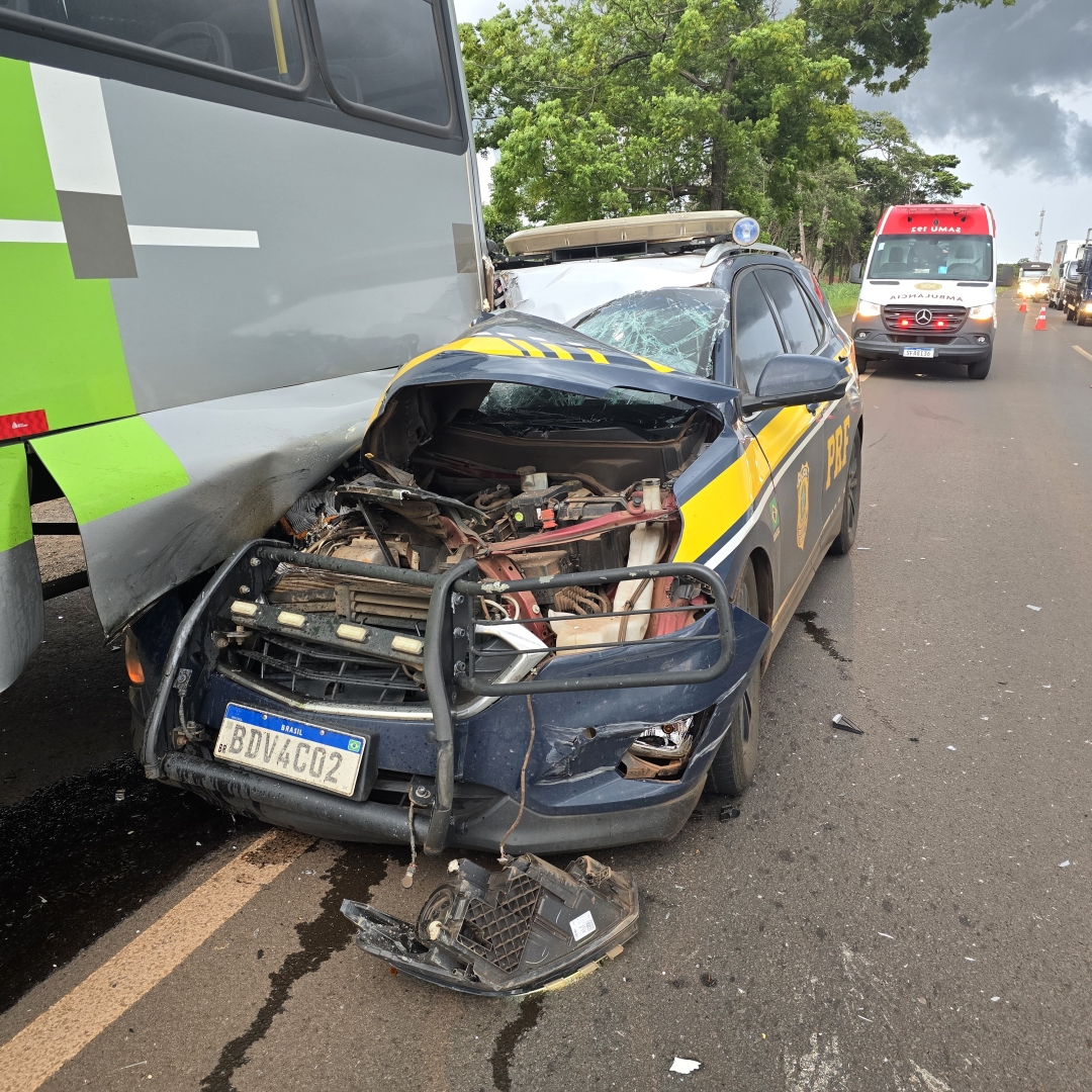 Agente da PRF fica ferido ao se envolver em acidente com viatura na rodovia BR-376