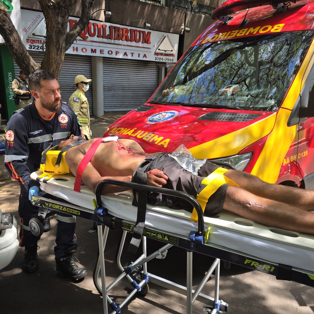 Morador de rua fica em estado grave ao ser esfaqueado em prédio abandonado na zona 4