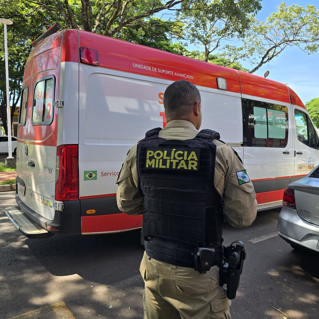 Morador de rua é ferido por quatro facadas na Avenida Gastão Vidigal