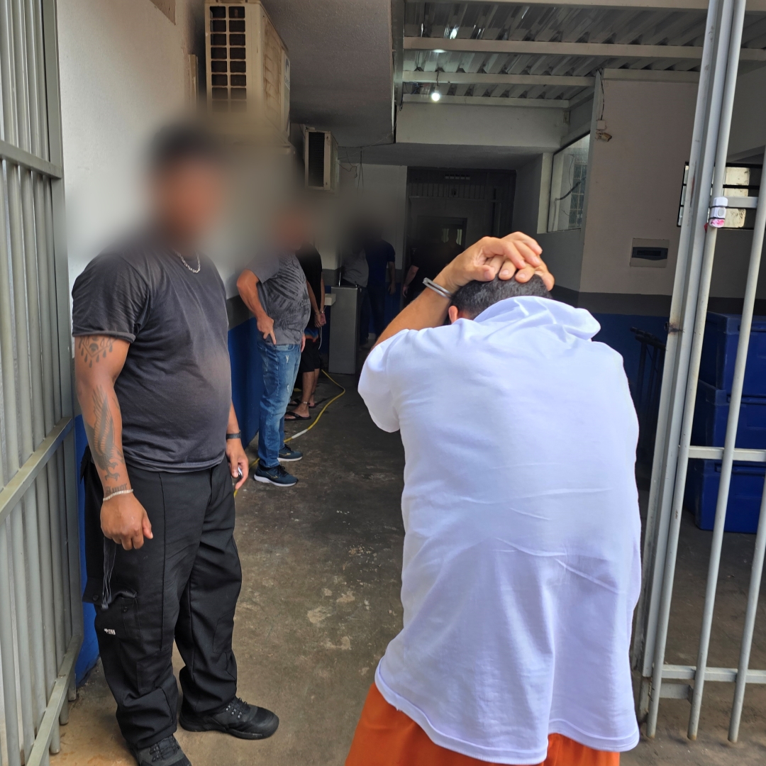 Assassino que matou trabalhador participa de audiência de custódia e retorna à cadeia